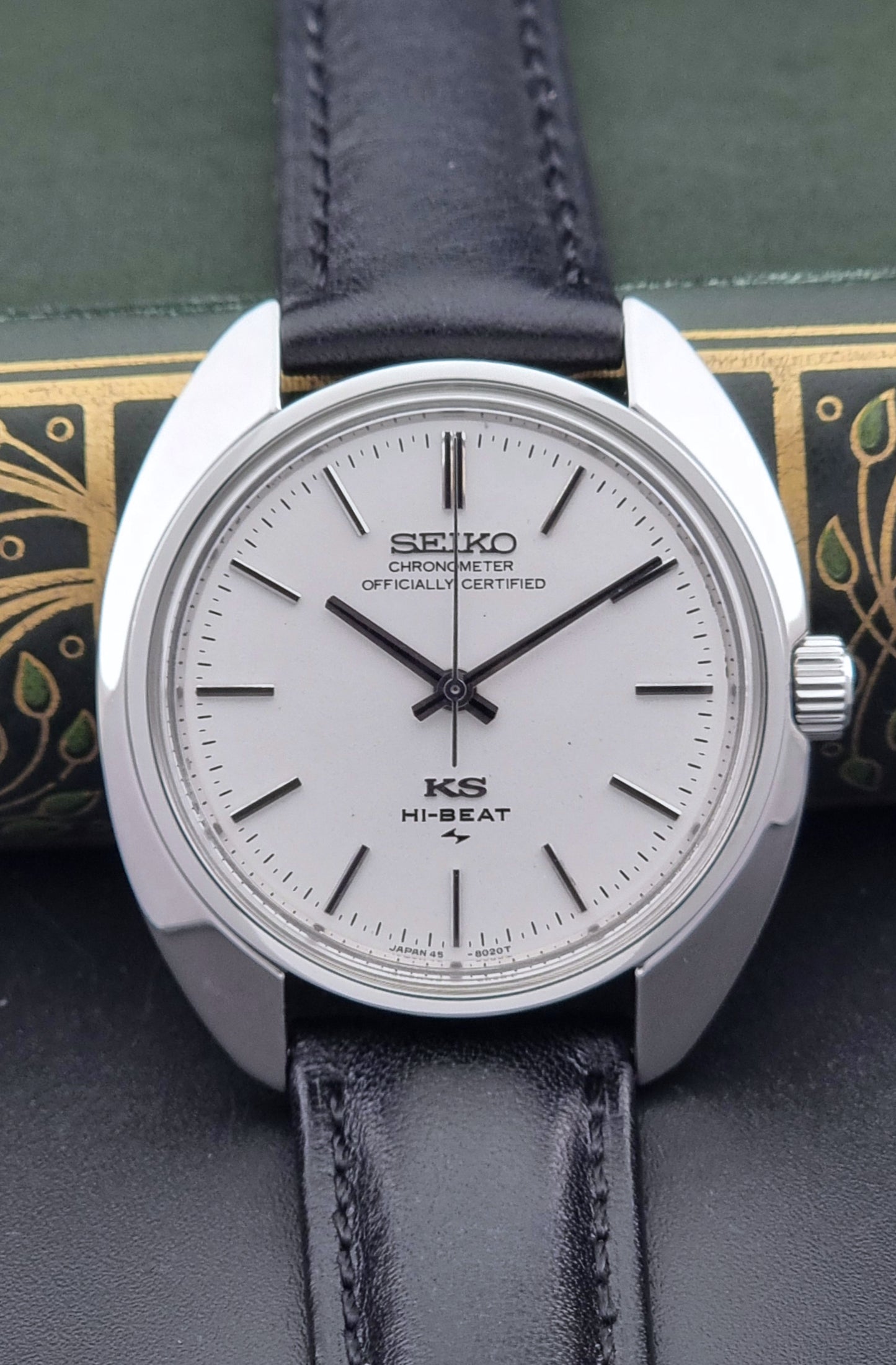 Vintage King Seiko Wristwatch 45-8010 front view on a black strap
