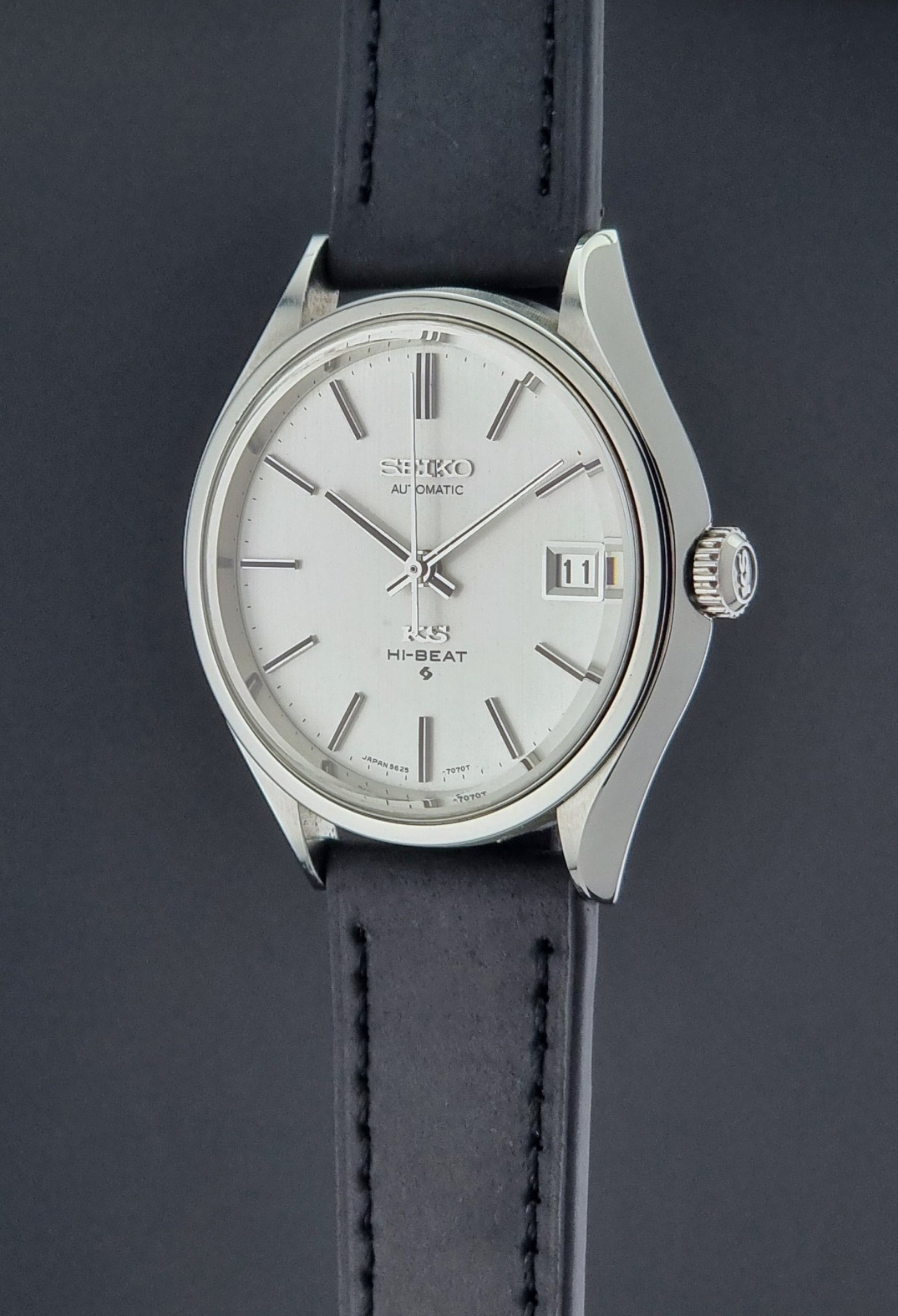 Vintage King Seiko Wristwatch 5625-7120 on a black strap crown side profile
