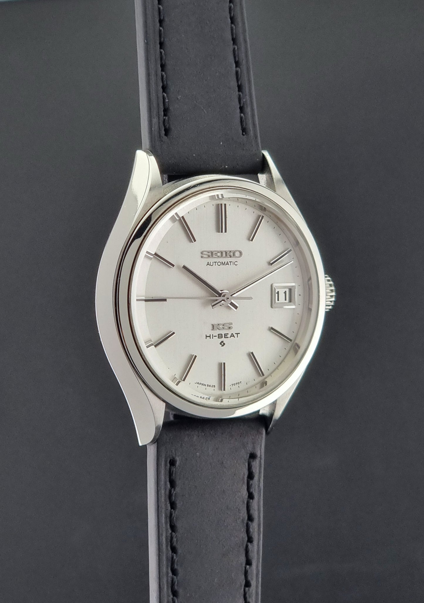 Vintage King Seiko Wristwatch 5625-7120 on a black strap side profile
