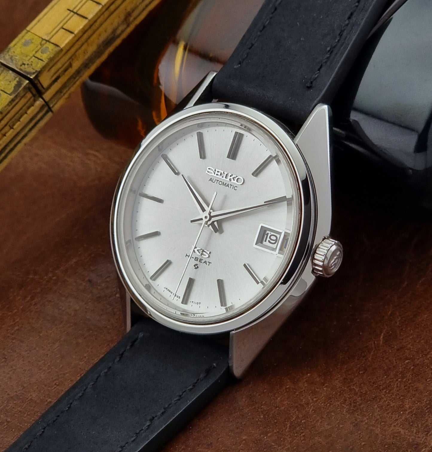 Vintage King Seiko watch with a white dial-crown view