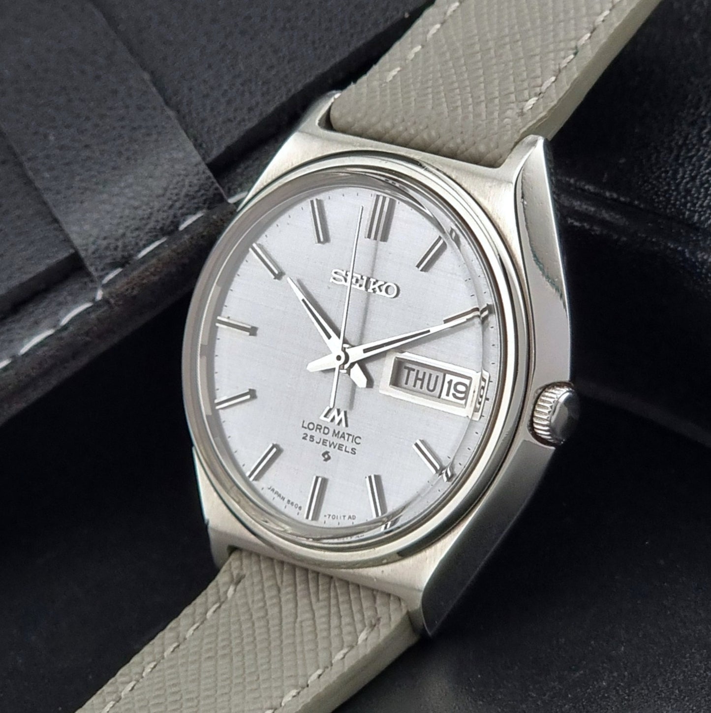 Seiko watch LordMatic 5606-7010 Vintage 1969 Blue Linen Dial