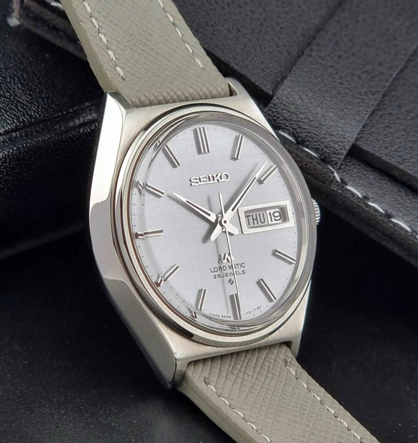 Seiko watch LordMatic 5606-7010 Vintage 1969 Blue Linen Dial