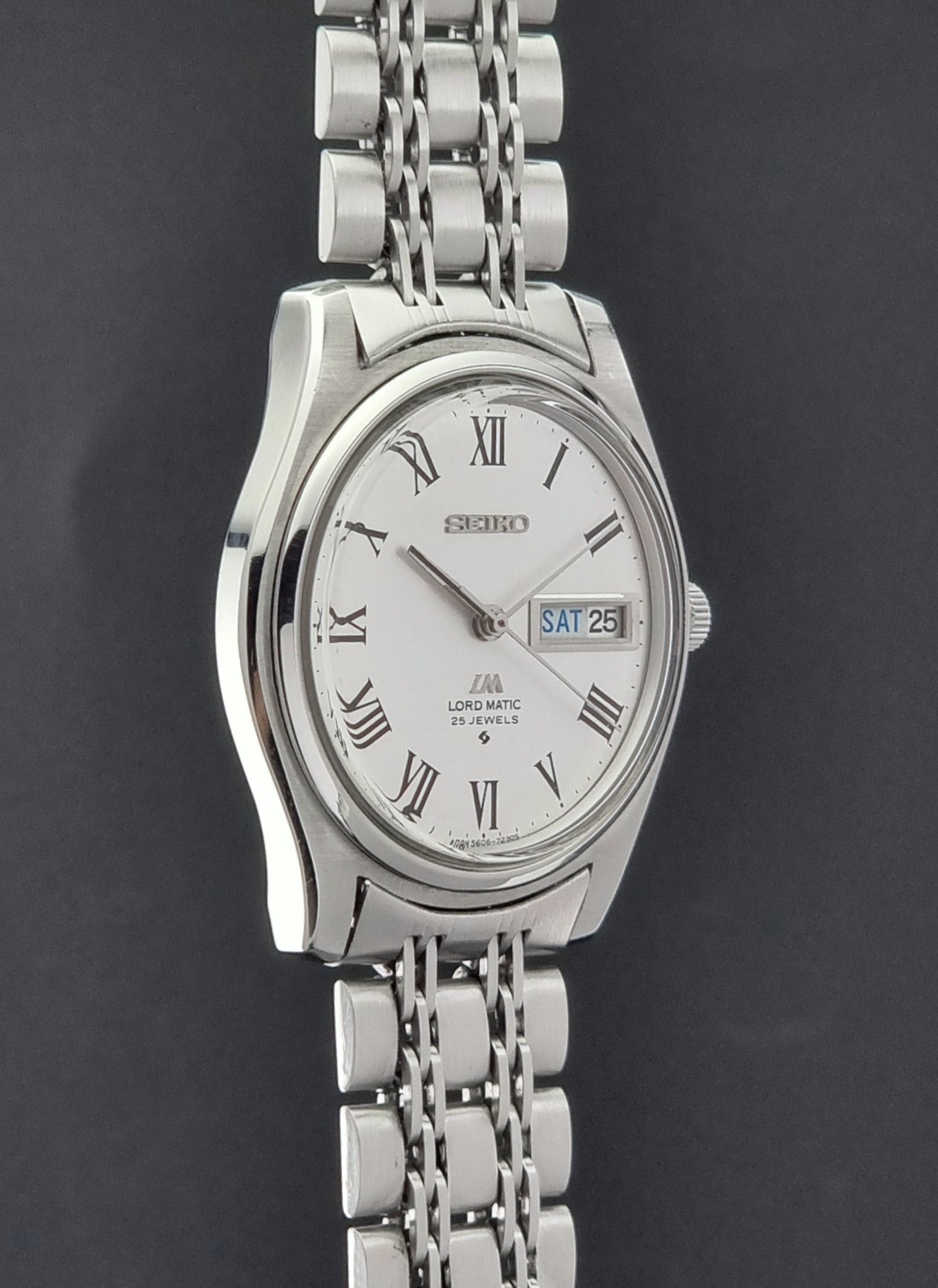 Vintage Seiko Wristwatch LordMatic 5606-7030 side profile