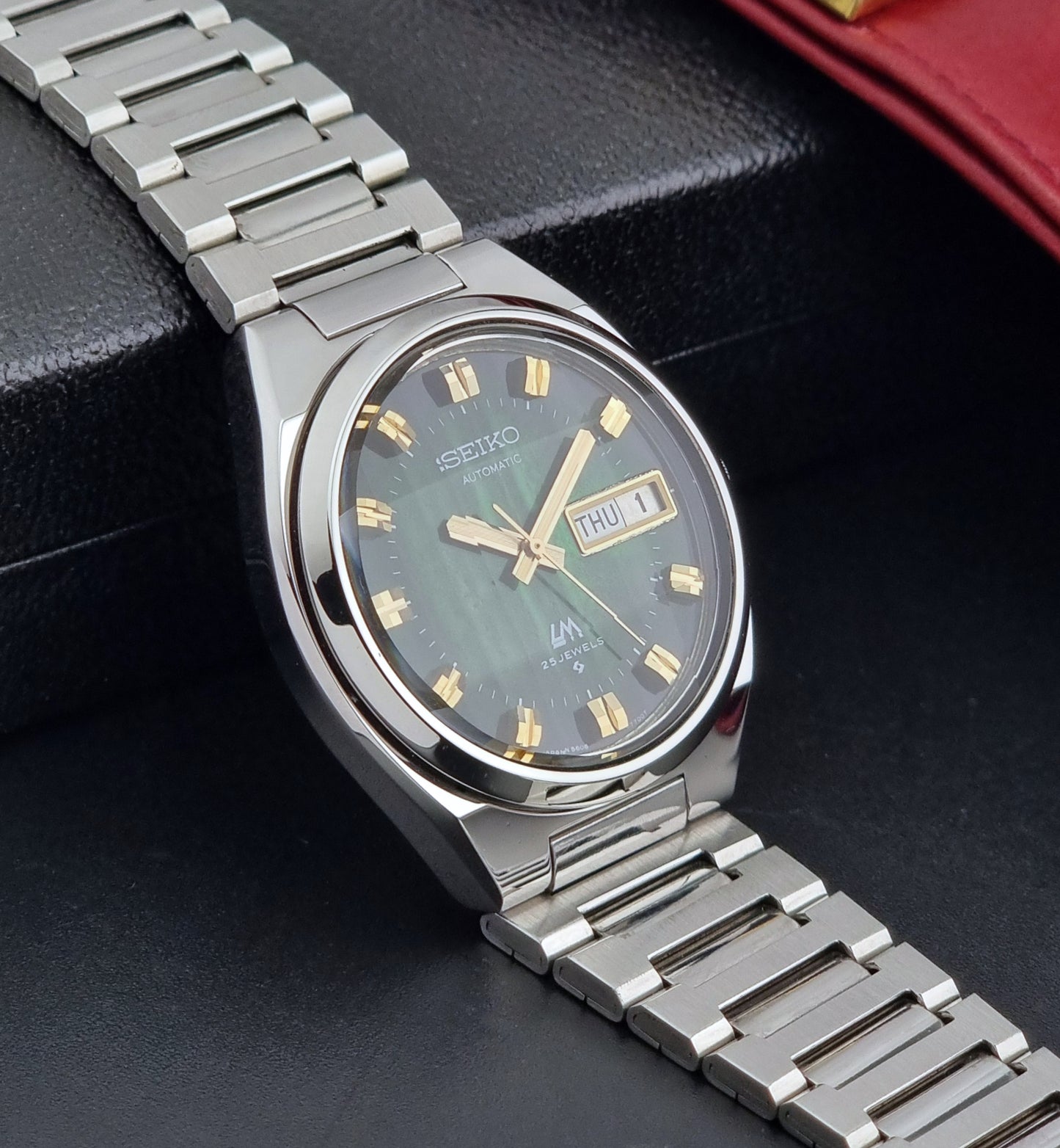 Vintage Seiko Wristwatch LordMatic 5606-7340 Green Facet Crystal 1974