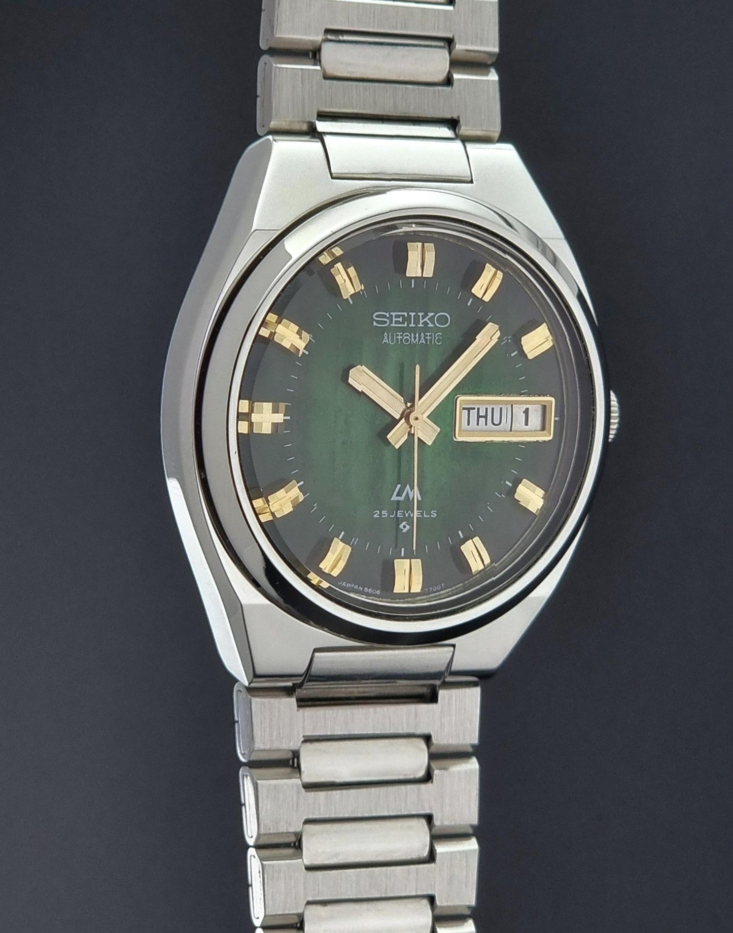 Vintage Seiko Wristwatch LordMatic 5606-7340 Green Facet Crystal 1974
