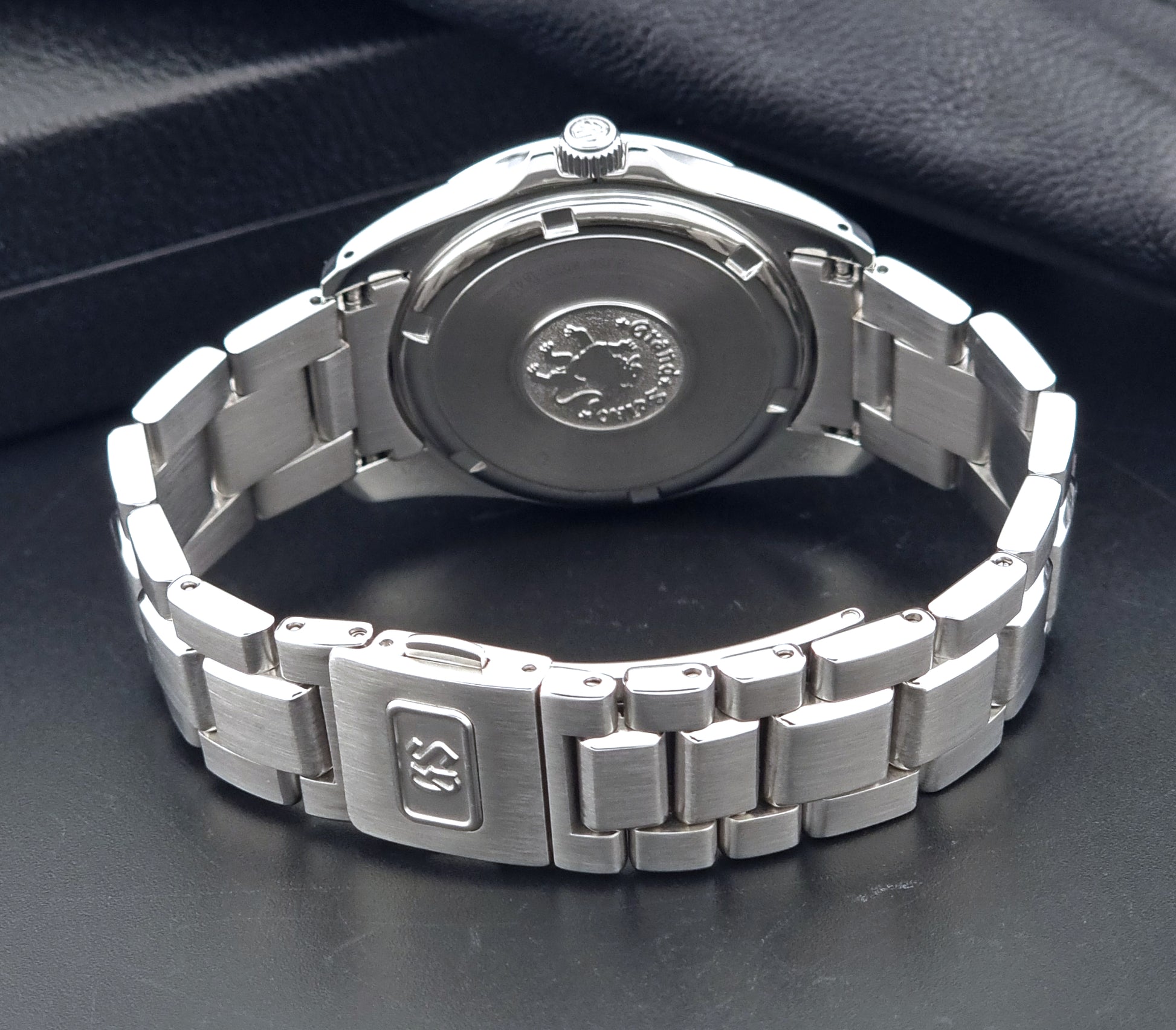 Grand Seiko SBGF021 quartz watch 8J56-8020 clasp and bracelet view