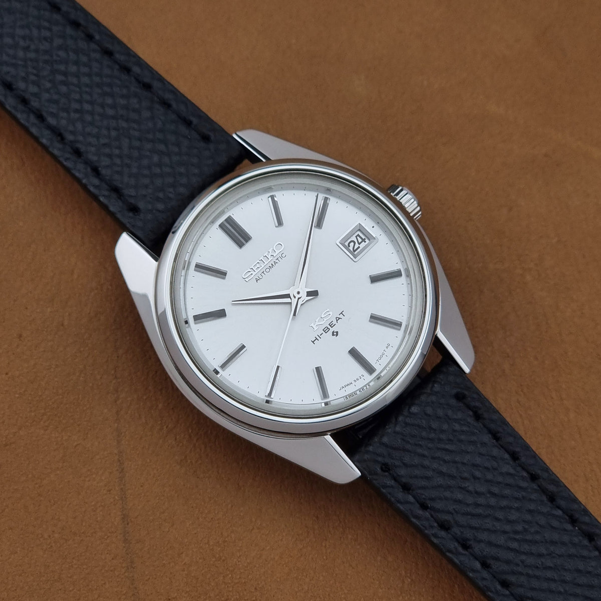 Vintage King Seiko 5625-7000 silver dial 1969 – dial and case front view