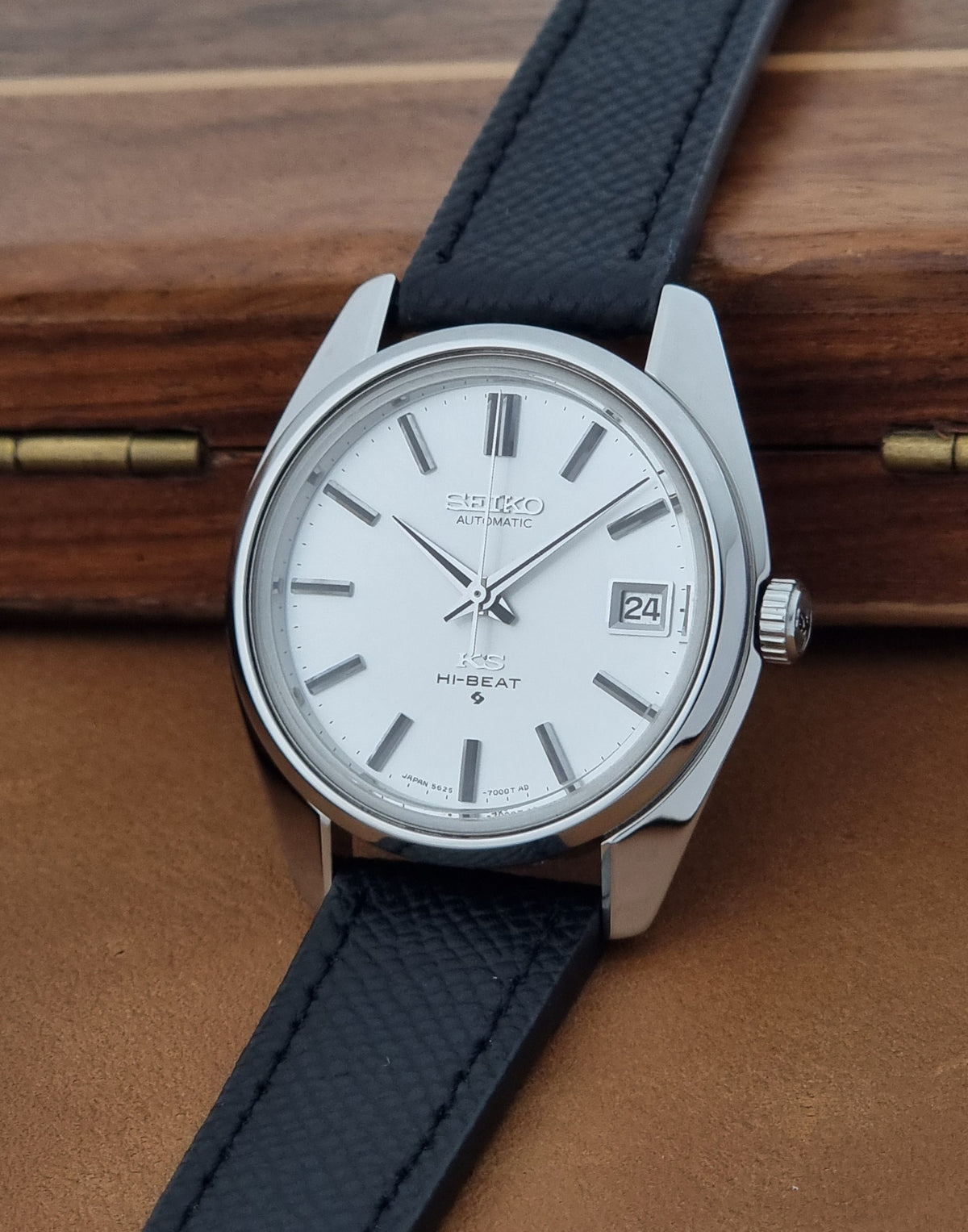 Vintage King Seiko 5625-7000 silver dial 1969 – side view