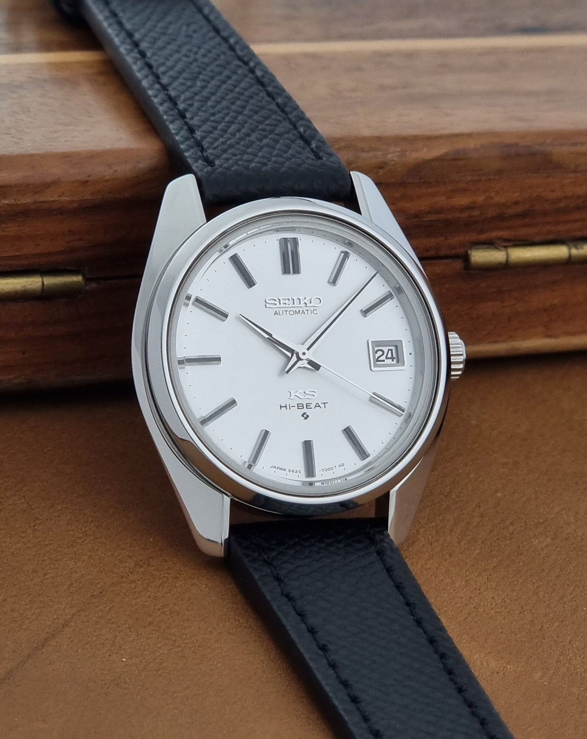 Vintage King Seiko 5625-7000 silver dial 1969 – side view