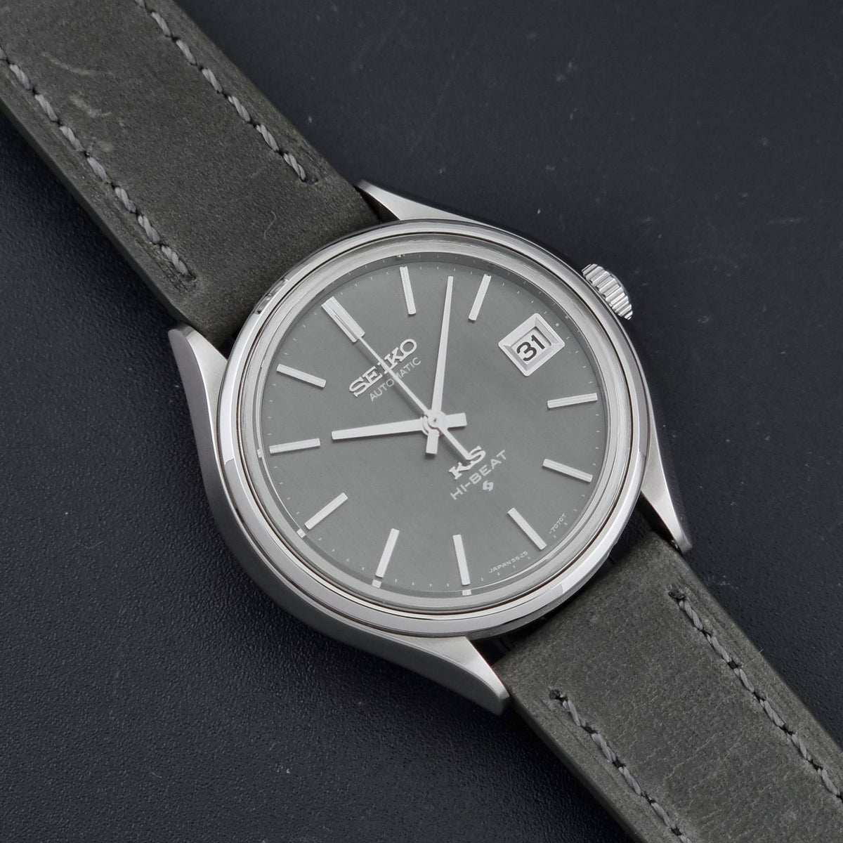 Vintage King Seiko 5625-7120 grey dial 1971 – dial and case front view