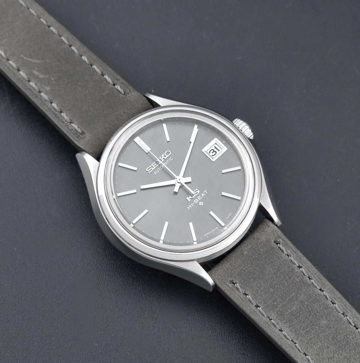 Vintage King Seiko 5625-7120 grey dial 1971 – dial and case front view