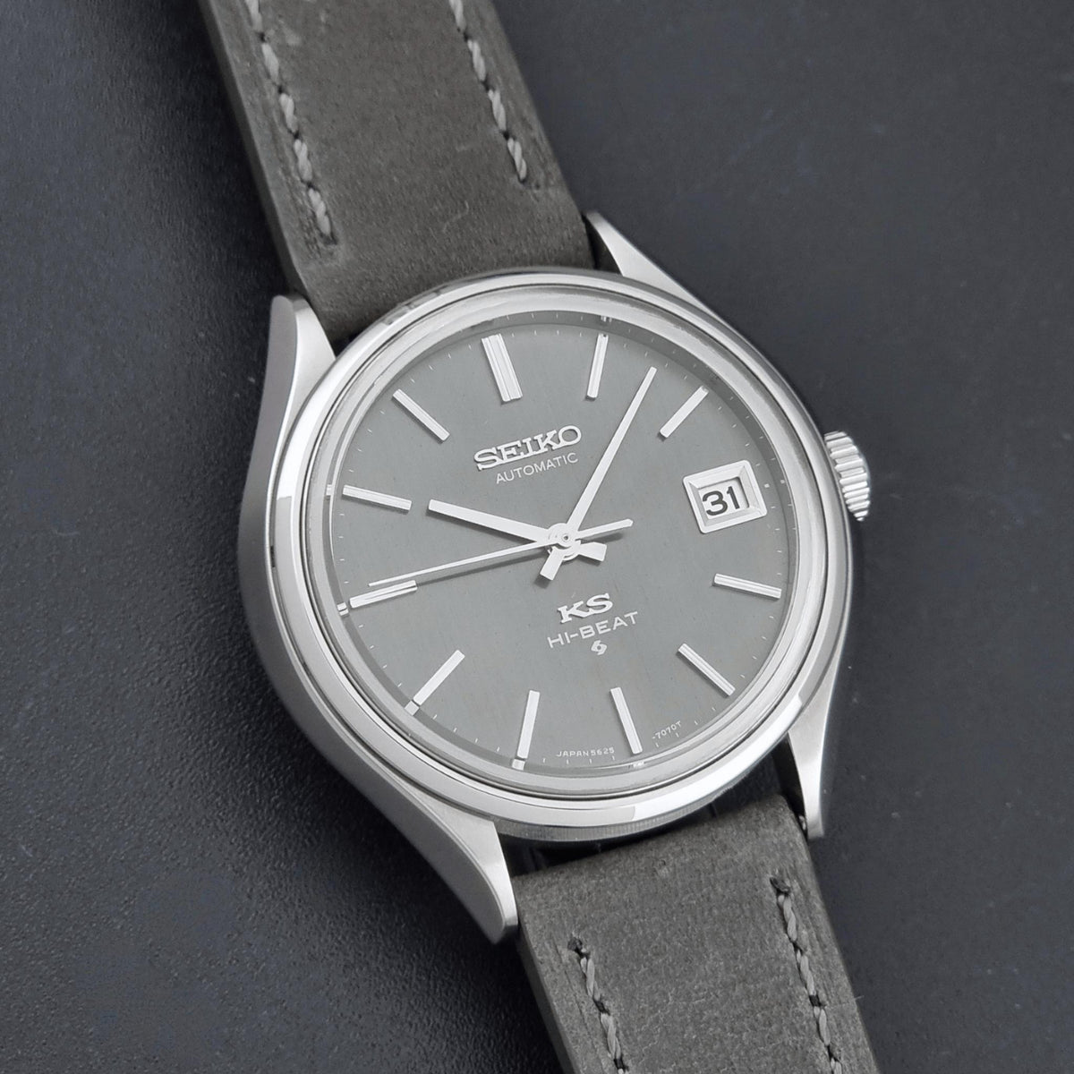 Vintage King Seiko 5625-7120 grey dial 1971 – dial and case front view