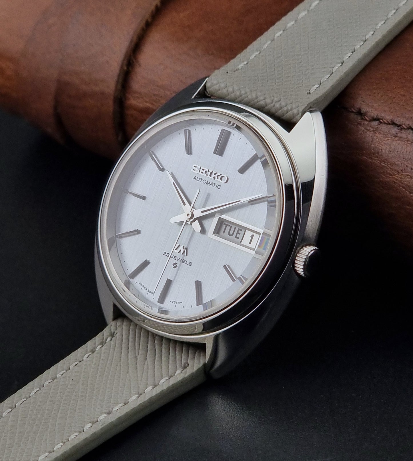 Seiko watch LordMatic 5606-7150 Vintage 1971 Blue Linen dial