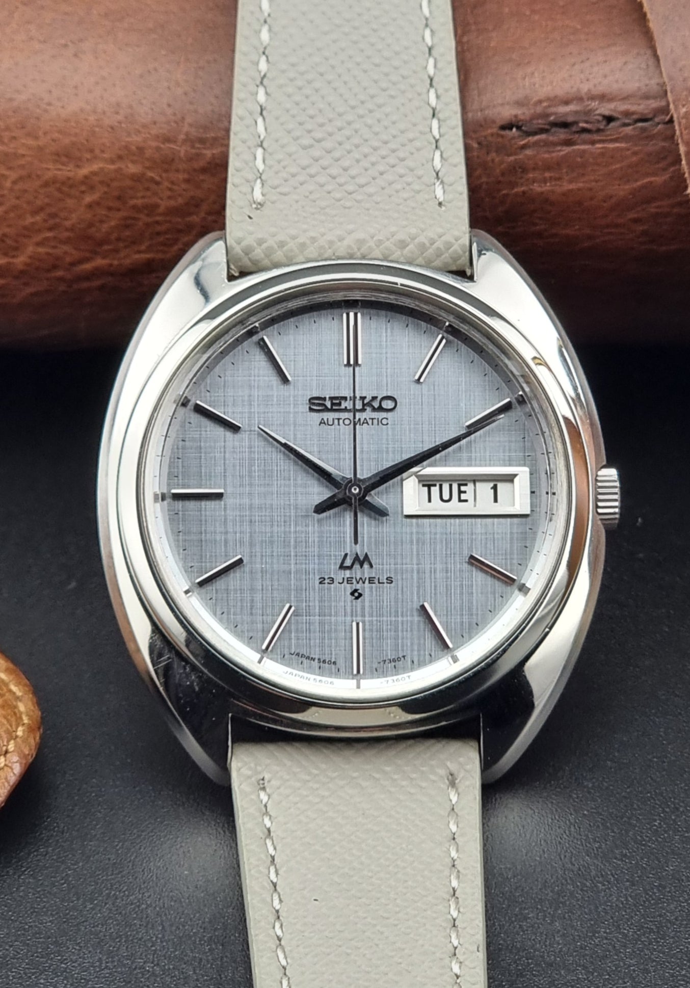 Seiko watch LordMatic 5606-7150 Vintage 1971 Blue Linen dial
