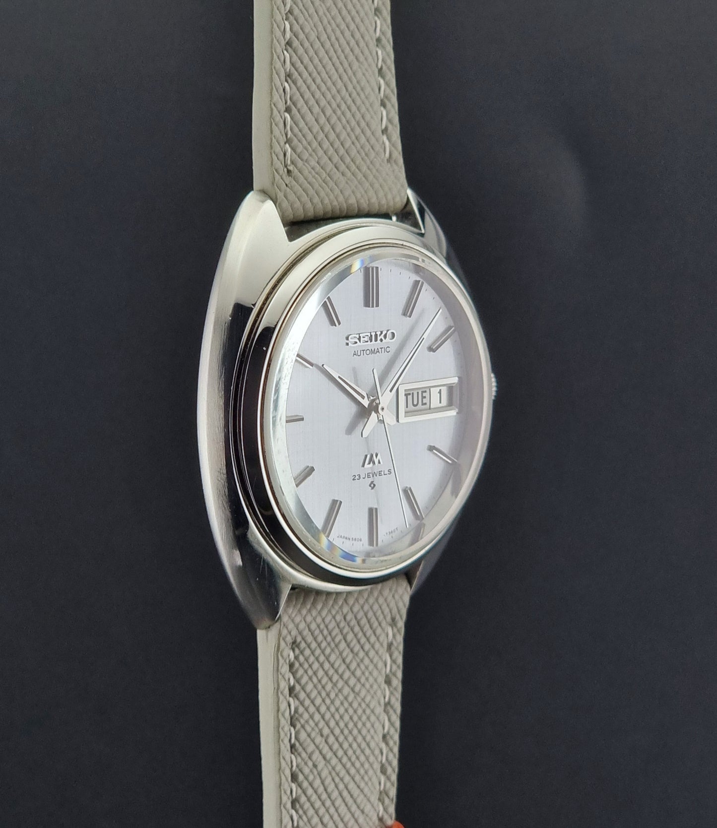 Seiko watch LordMatic 5606-7150 Vintage 1971 Blue Linen dial