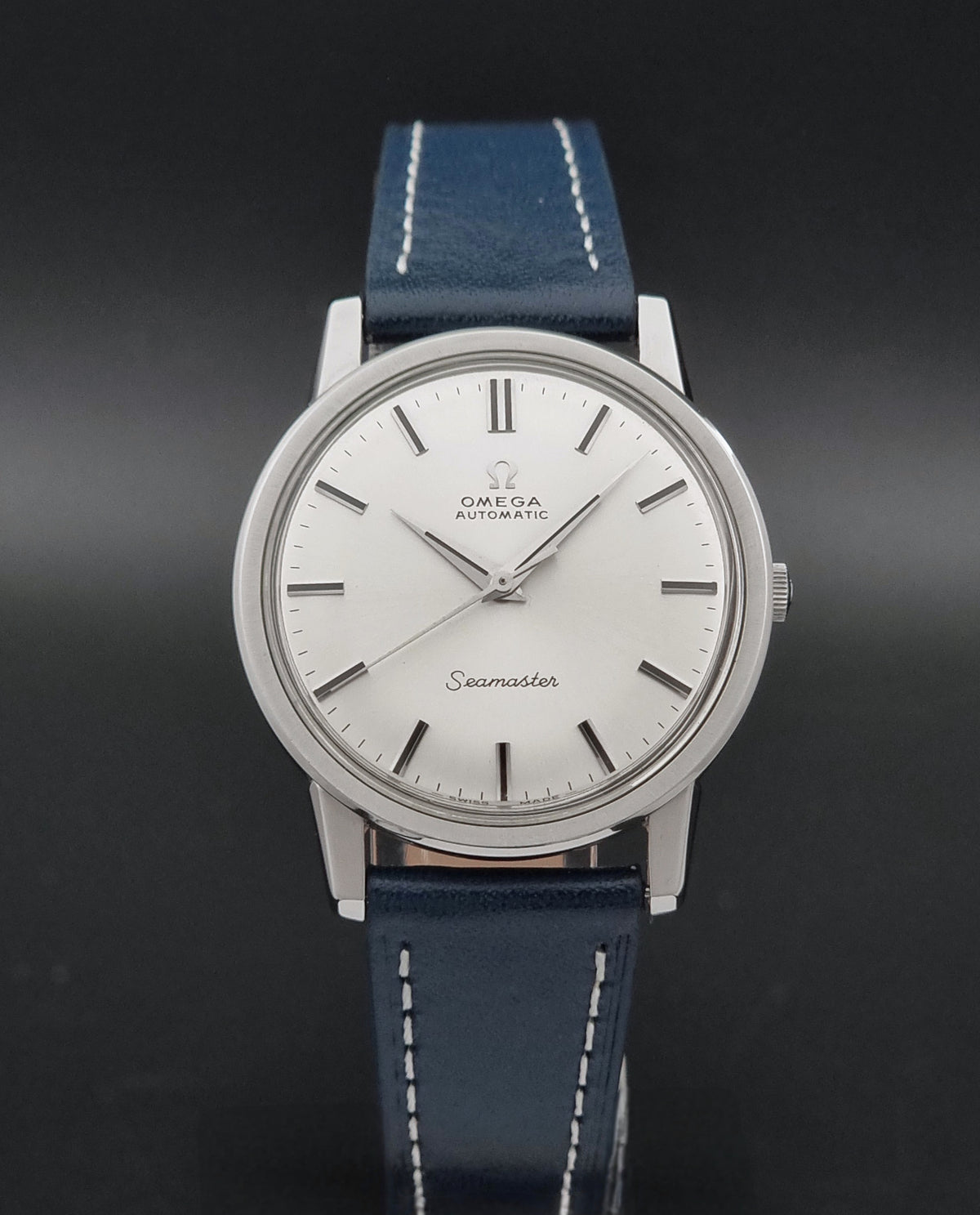 Vintage Omega Seamaster 165.003 silver dial 1968 – dial and case front view