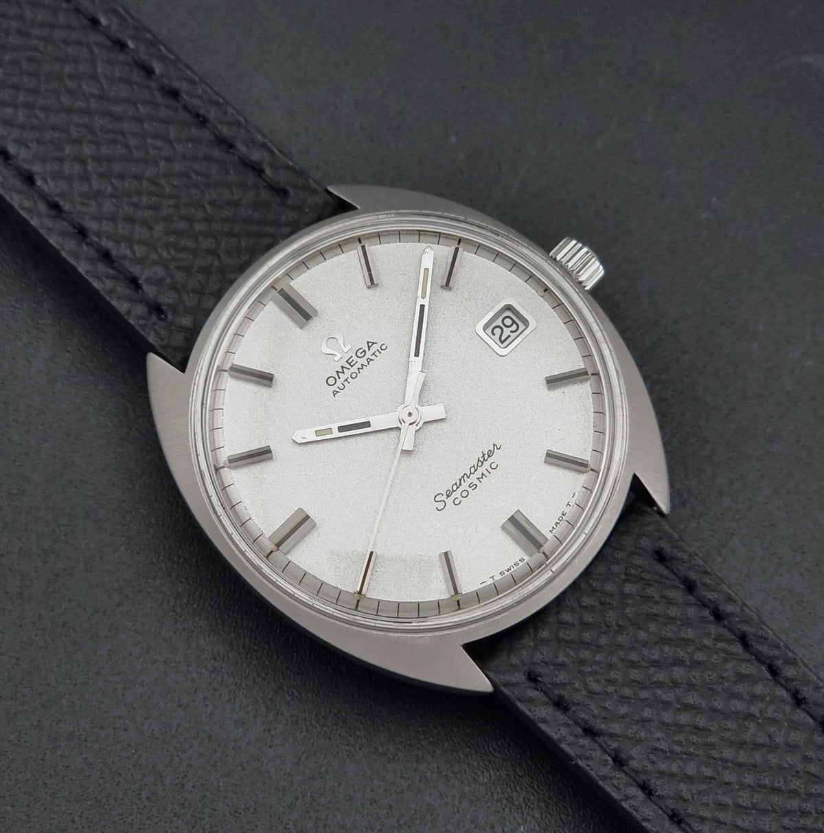 Vintage Omega Seamaster Cosmic 166.026 frosted silver dial – dial and case front view