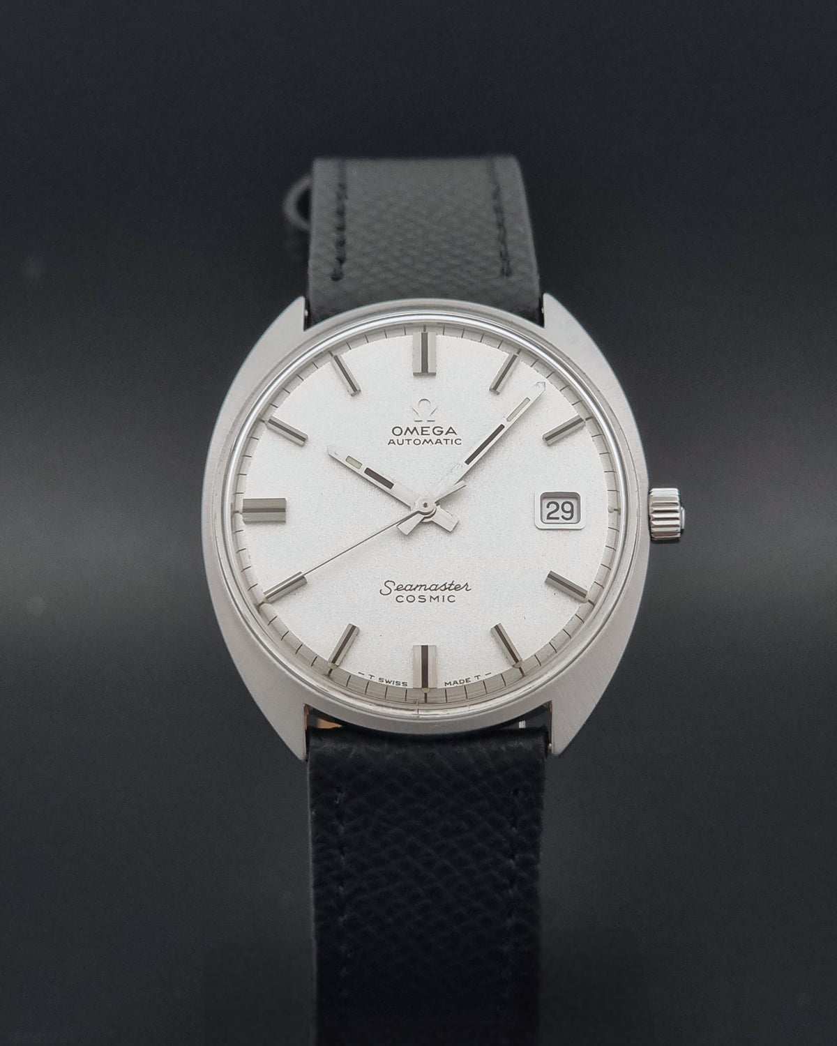 Vintage Omega Seamaster Cosmic 166.026 frosted silver dial – dial and case front view