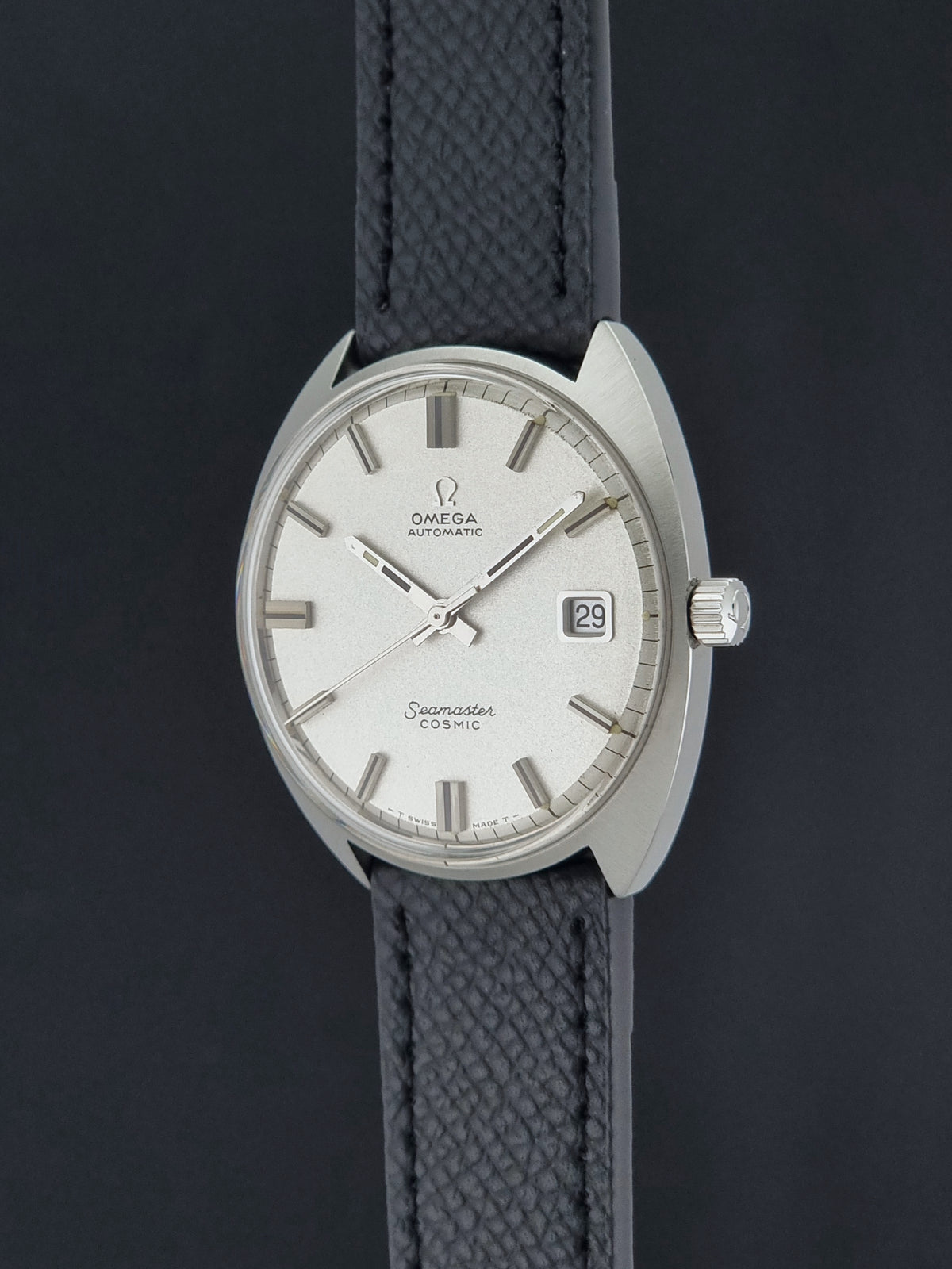 Vintage Omega Seamaster Cosmic 166.026 frosted silver dial – side profile