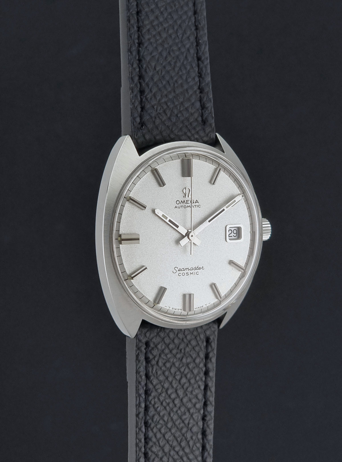 Vintage Omega Seamaster Cosmic 166.026 frosted silver dial – side profile