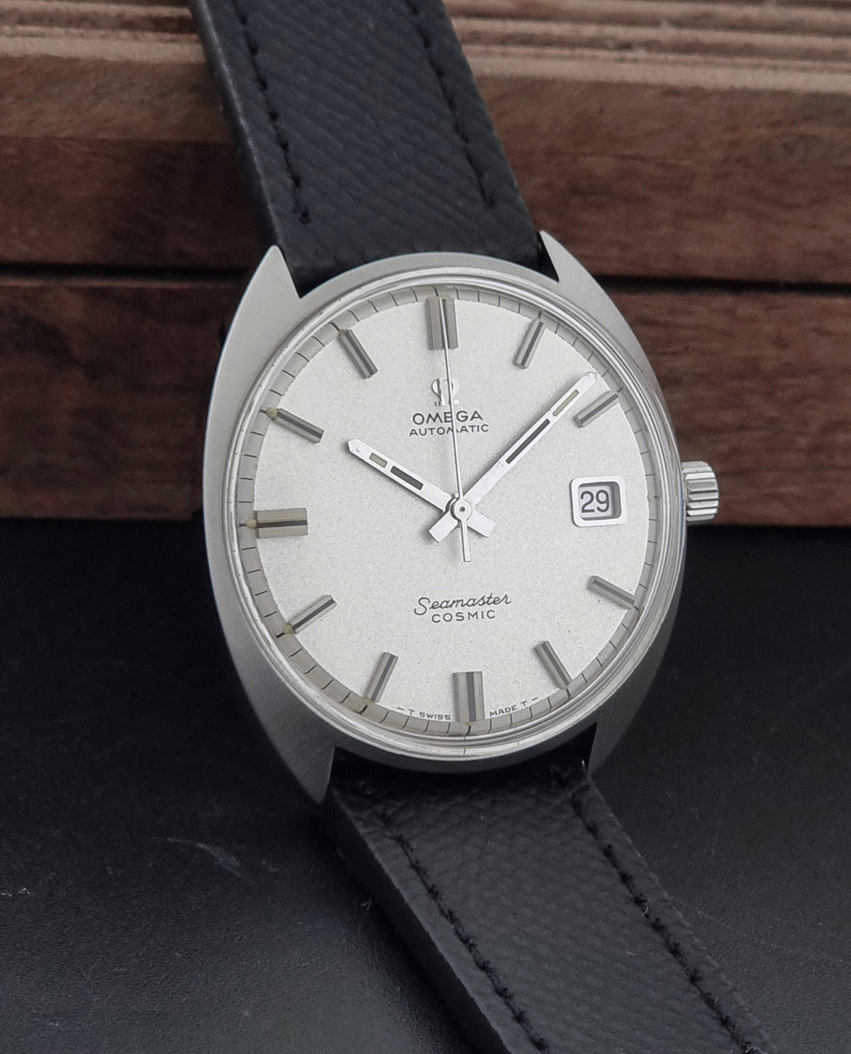 Vintage Omega Seamaster Cosmic 166.026 frosted silver dial – side view