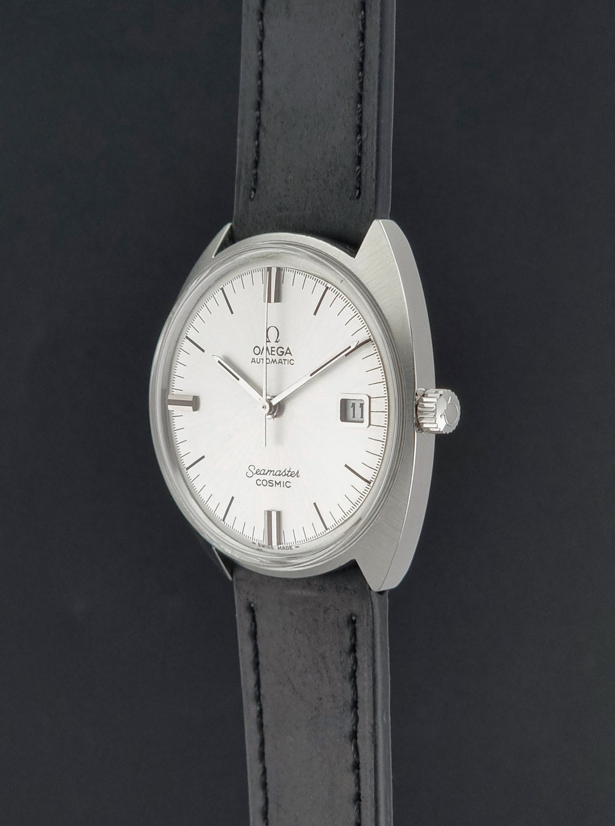 Vintage Omega Seamaster Cosmic 166.026 silver sunburst dial – crown and case profile