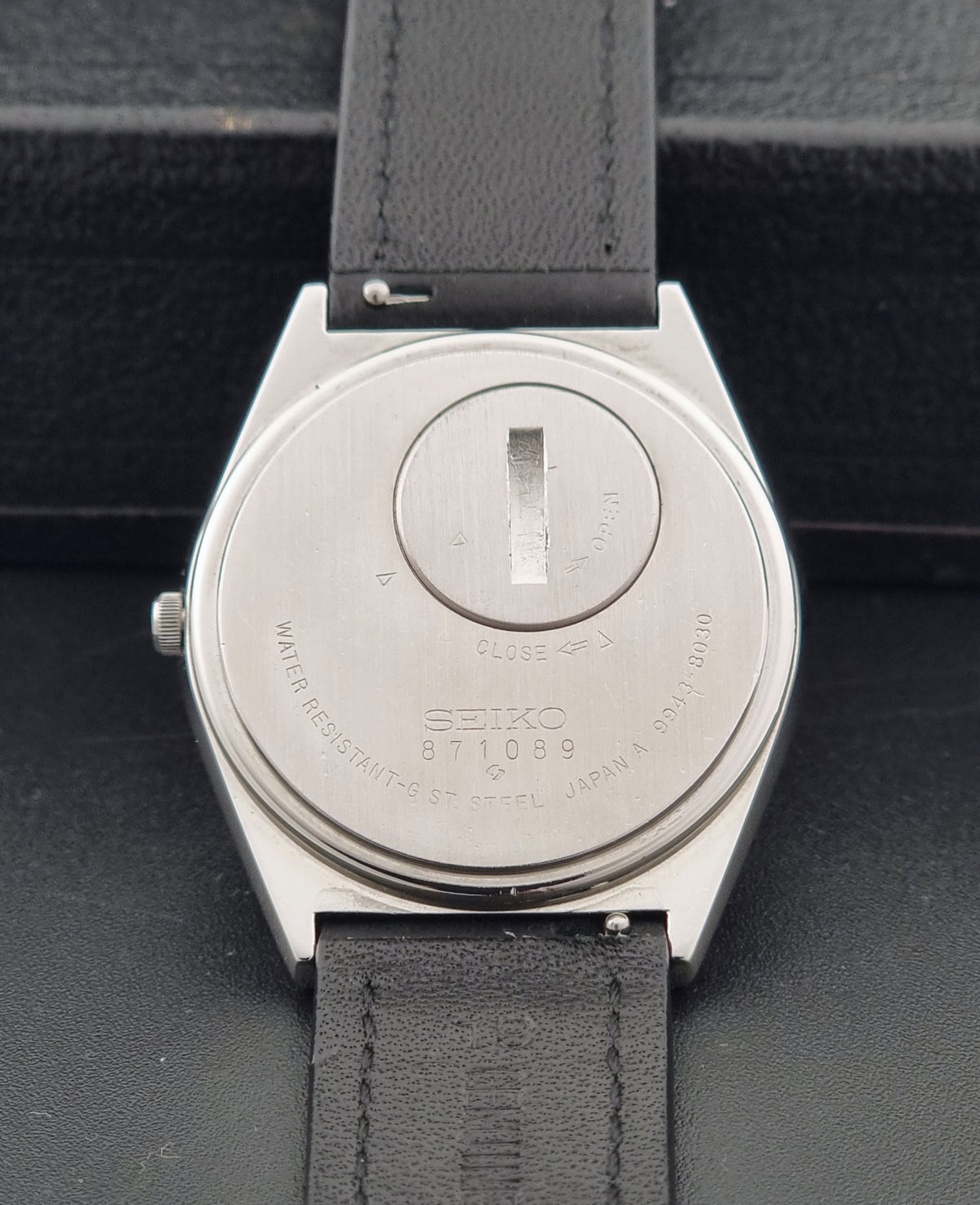 Vintage Seiko Grand Quartz 9943-8030 quartz watch from 1978, caseback view