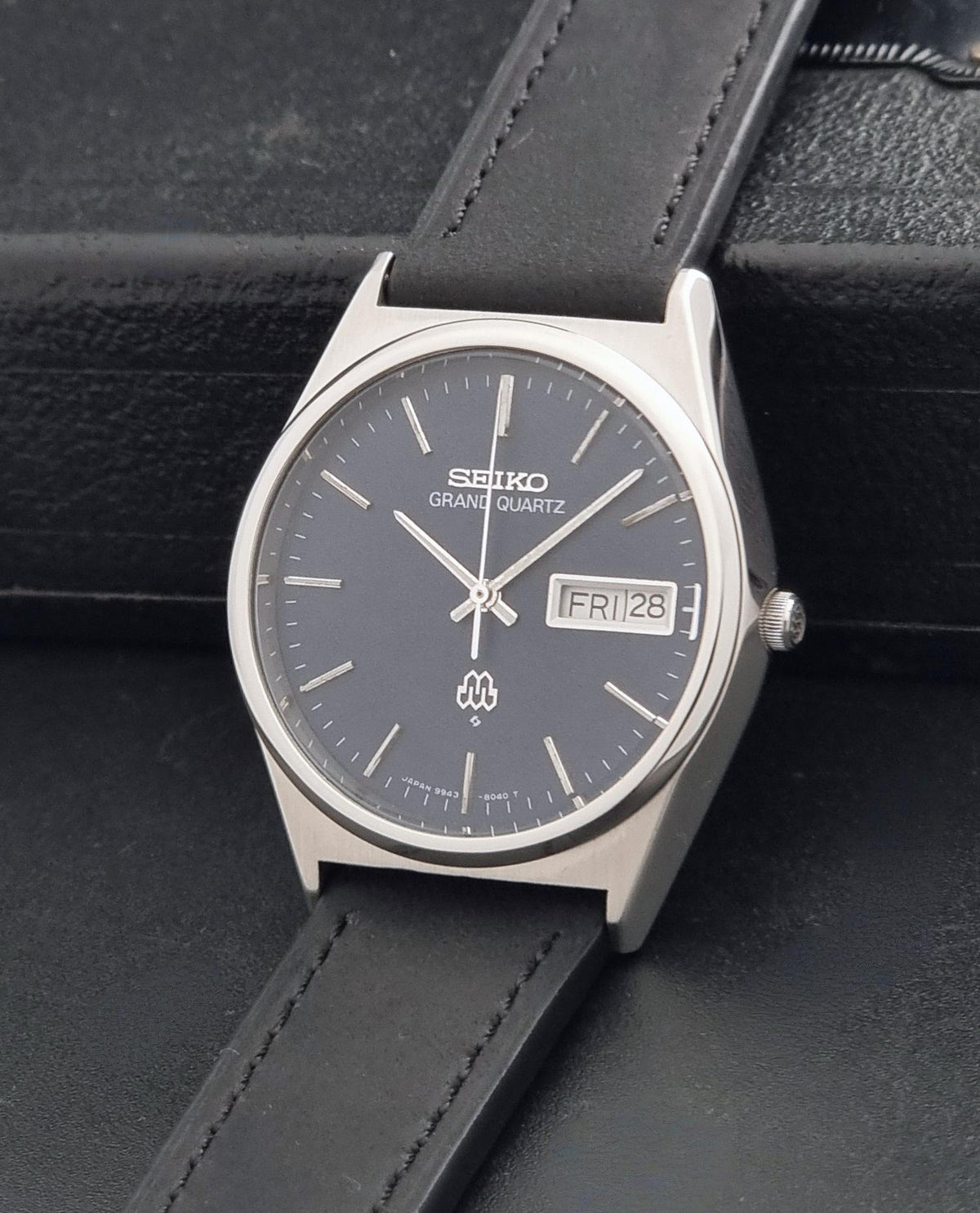 Vintage Seiko Grand Quartz 9943-8030 quartz watch from 1978, crown-side detail
