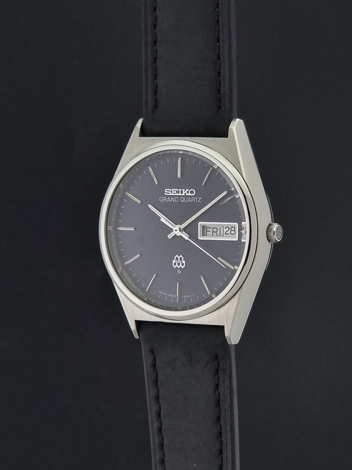 Vintage Seiko Grand Quartz 9943-8030 quartz watch from 1978, crown profile
