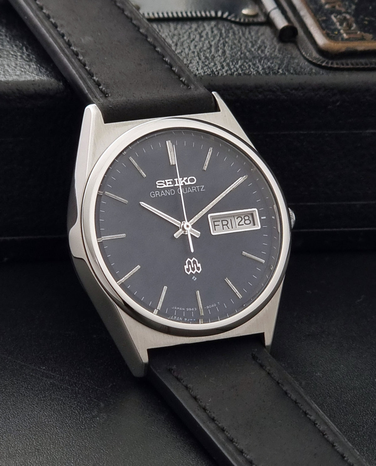 Vintage Seiko Grand Quartz 9943-8030 quartz watch from 1978, side profile