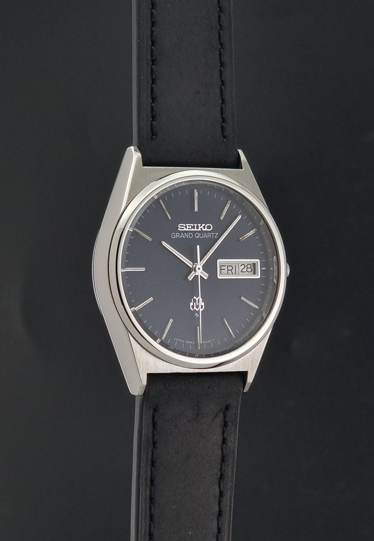 Vintage Seiko Grand Quartz 9943-8030 quartz watch from 1978, opposite side profile