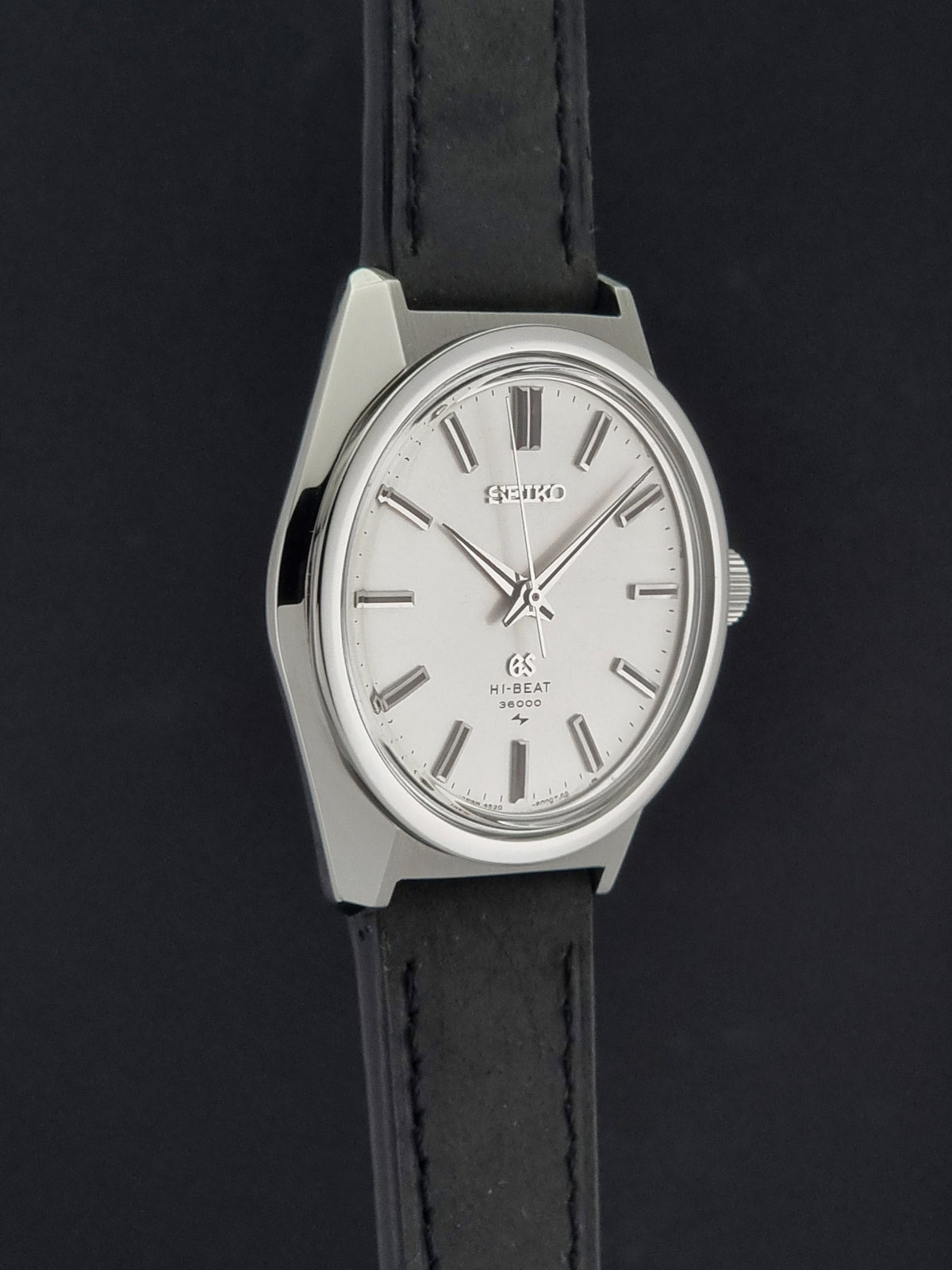 1969 vintage Grand Seiko 4520-8000 Hi-Beat watch; side profile showing the case shape and lugs