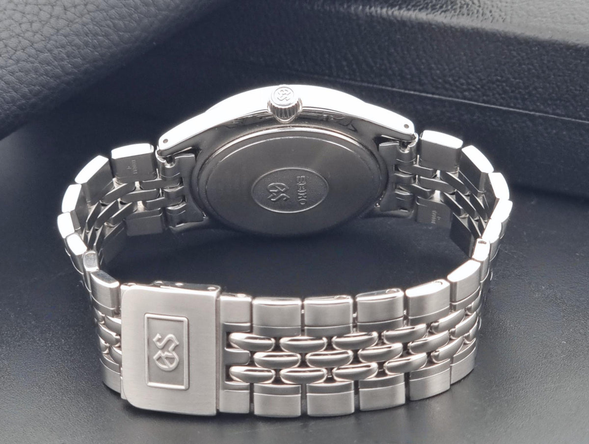 1997 vintage Grand Seiko SBGT001 9F83 quartz watch; bracelet and clasp detail