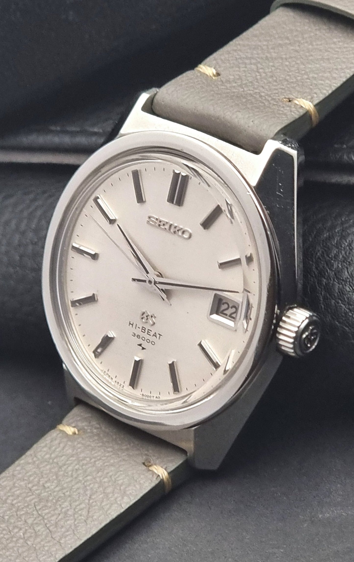 Grand Seiko watch 4522 - 8000 Hi - Beat 36000 Vintage 1968 - Past2PresentWatches - Wristwatch - crown