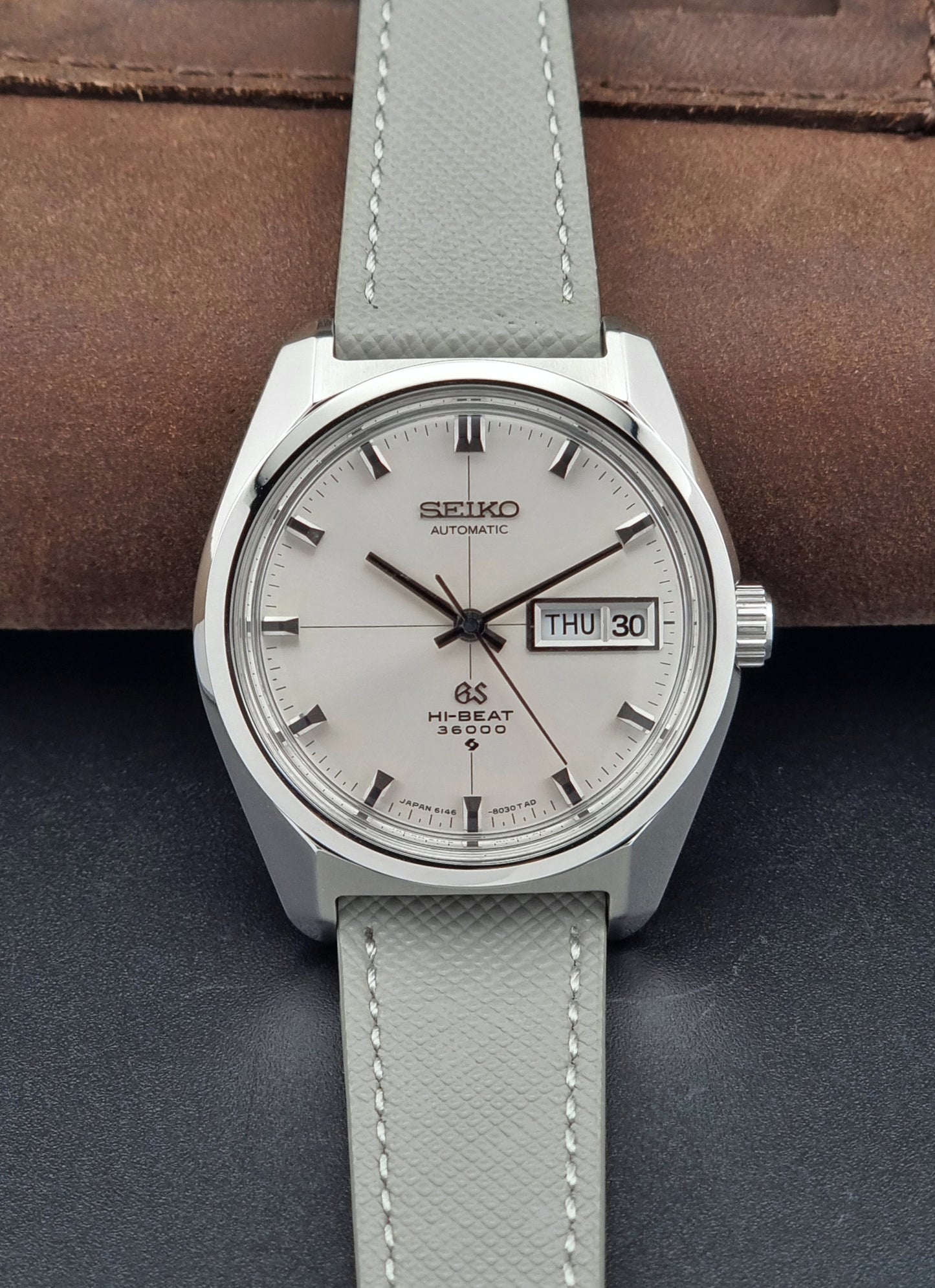 Grand Seiko watch 6146-8000 Hi-Beat 36000 Vintage 1968 Cross hair dial