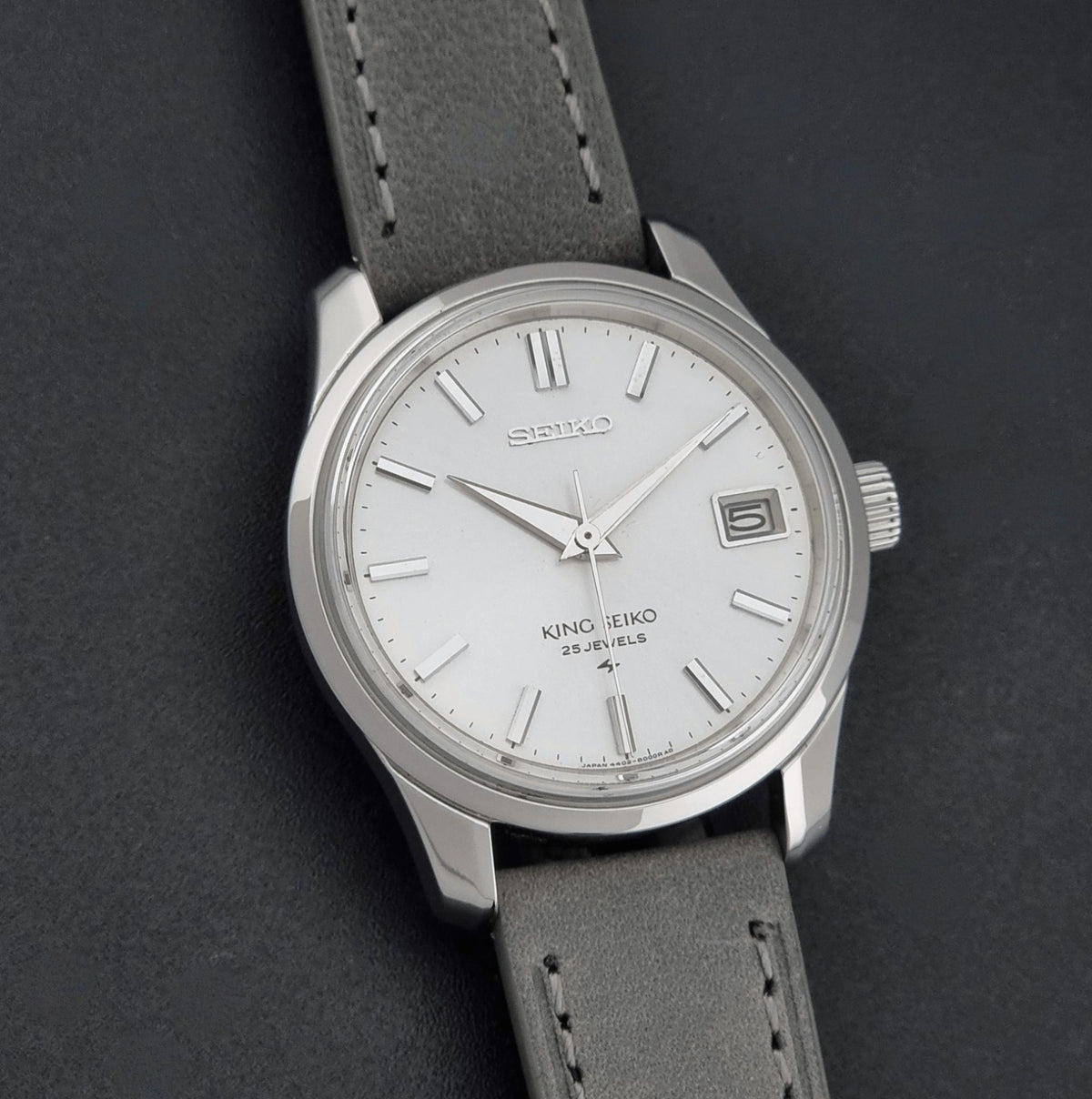 1968 vintage King Seiko 4402-8000 manually wound watch; alternate front view showing the complete dial and case