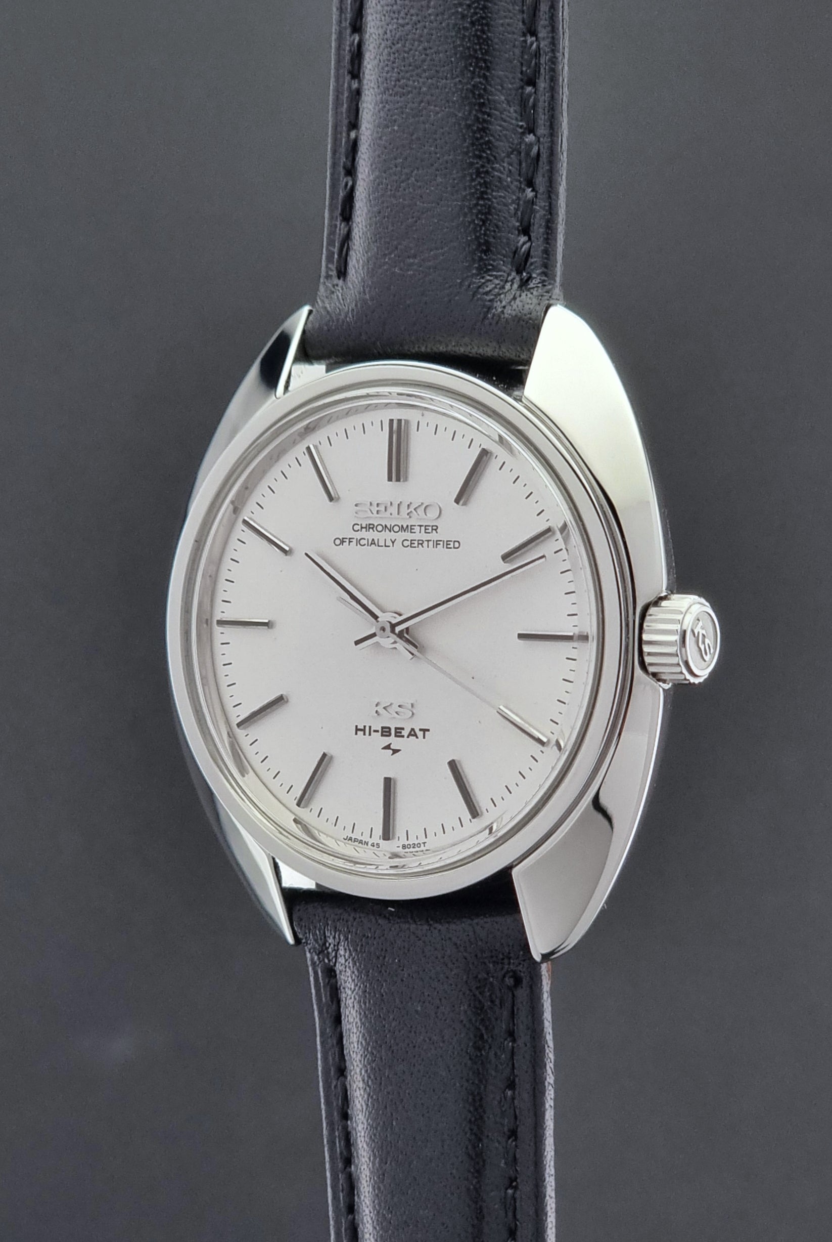 Vintage King Seiko Wristwatch 45-8010 crown side view