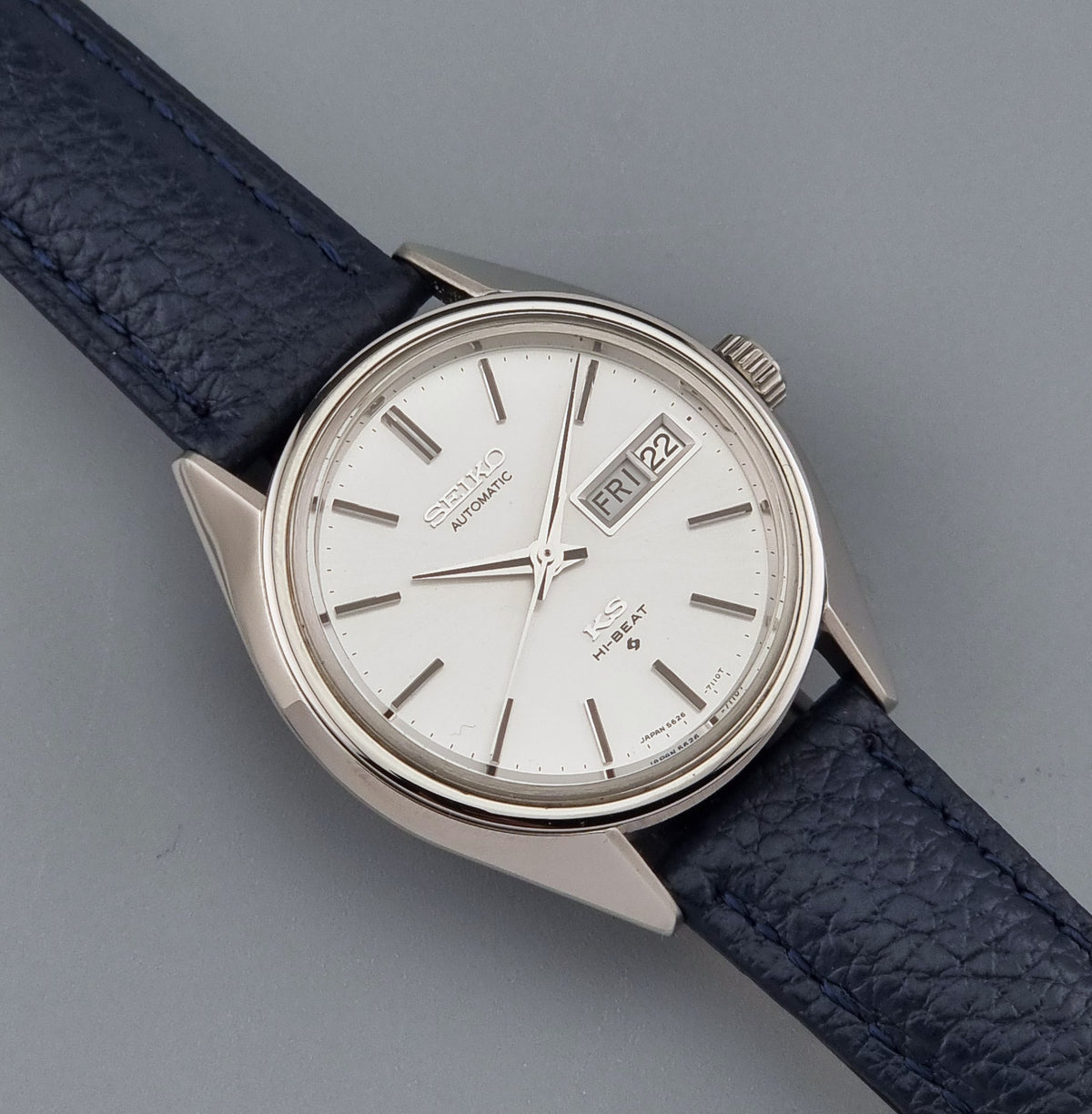 Vintage King Seiko 5626-7110 Hi-Beat automatic watch from 1971, angled front view