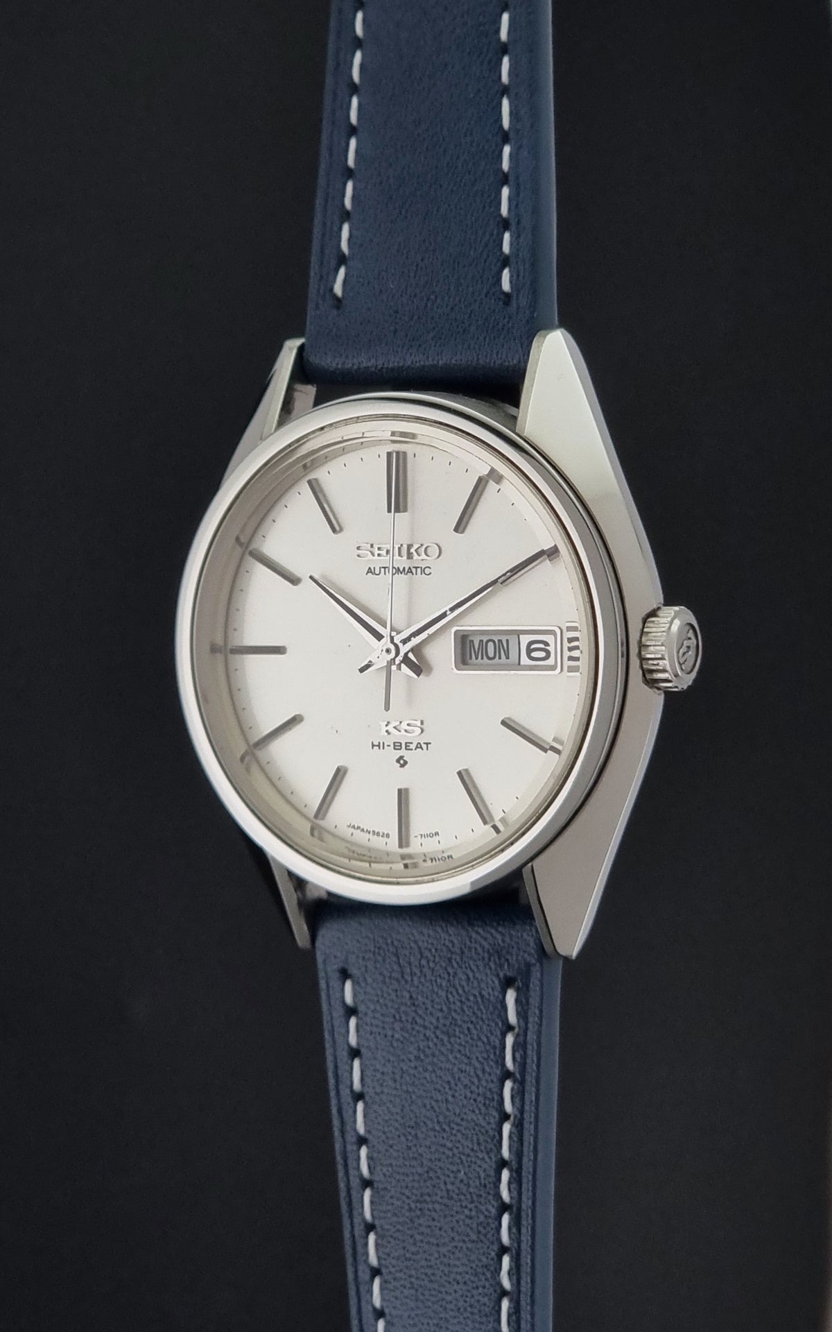 1974 vintage King Seiko 5626-7113 Hi-Beat automatic watch, close-up showing the crown and adjacent case flank
