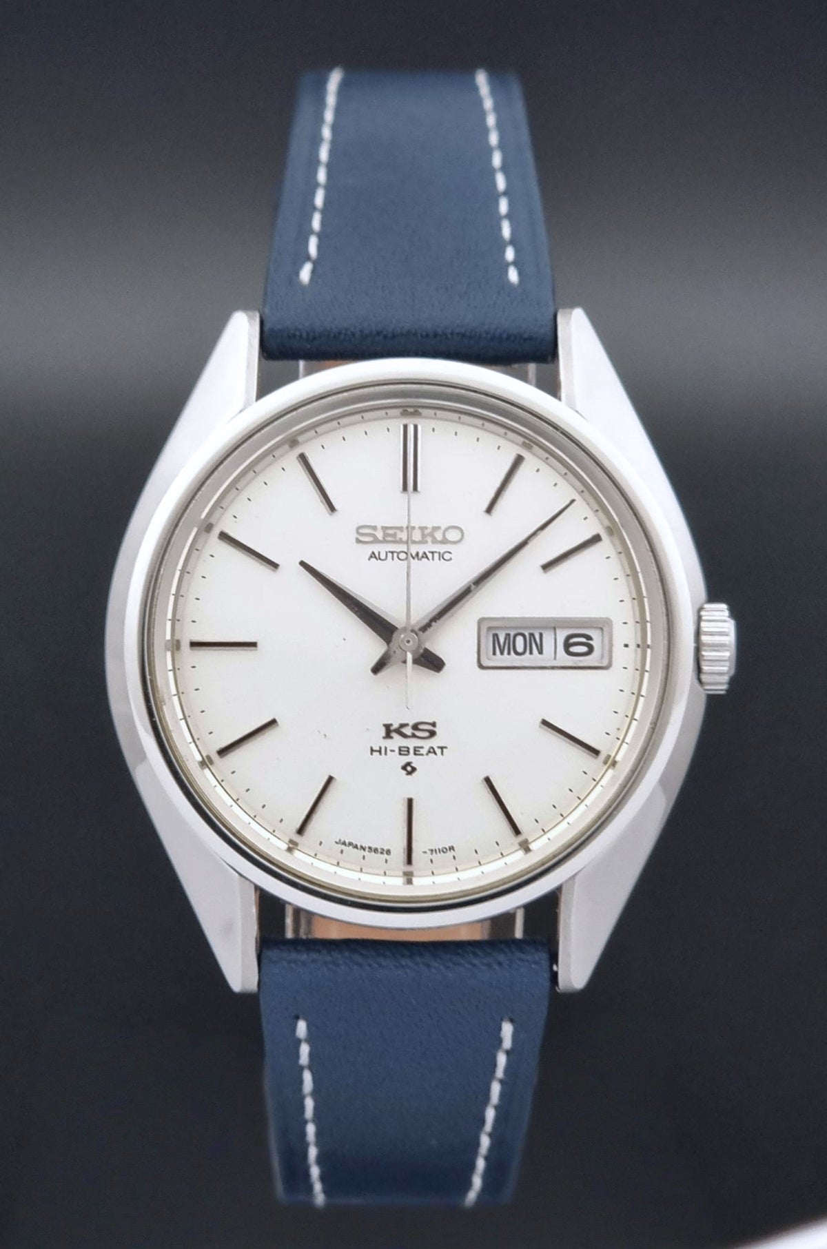 1974 vintage King Seiko 5626-7113 Hi-Beat automatic watch, dial detail showing applied hour markers and day-date display