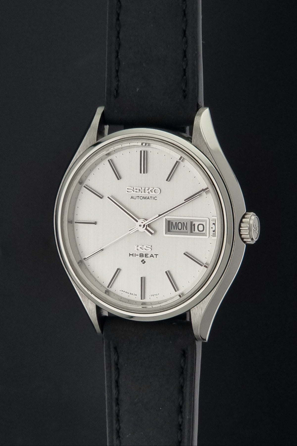 1973 vintage King Seiko 5626-7121 Hi-Beat automatic watch, close-up showing the crown and adjacent case flank
