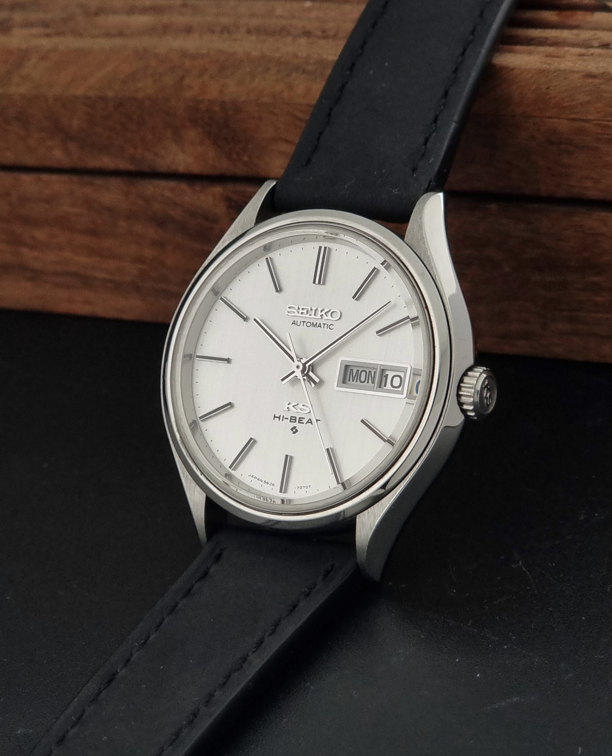 1973 vintage King Seiko 5626-7121 Hi-Beat automatic watch, crown-side view of the winding crown and case