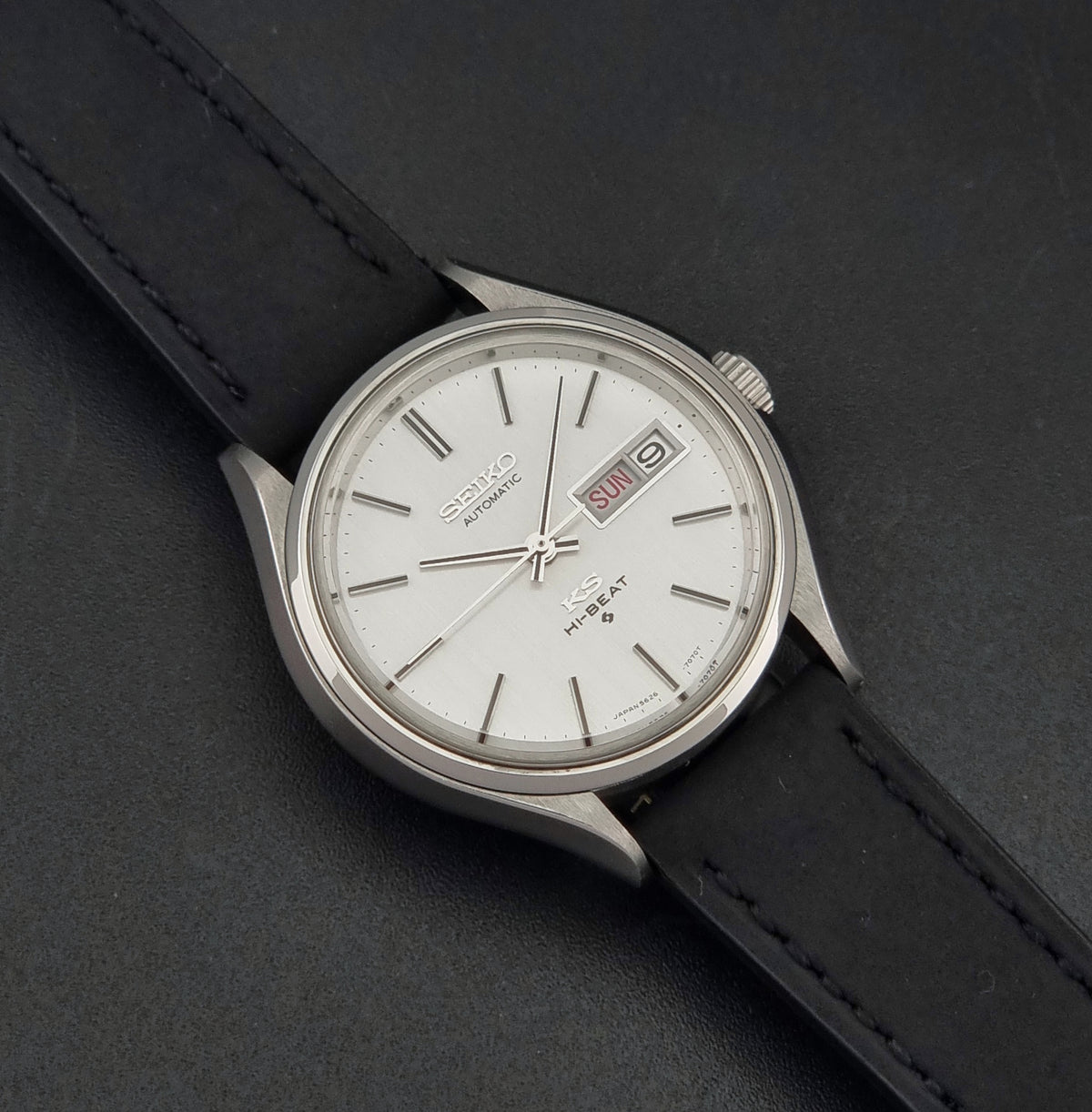 1973 vintage King Seiko 5626-7121 Hi-Beat automatic watch, front view featuring the vertically brushed silver dial