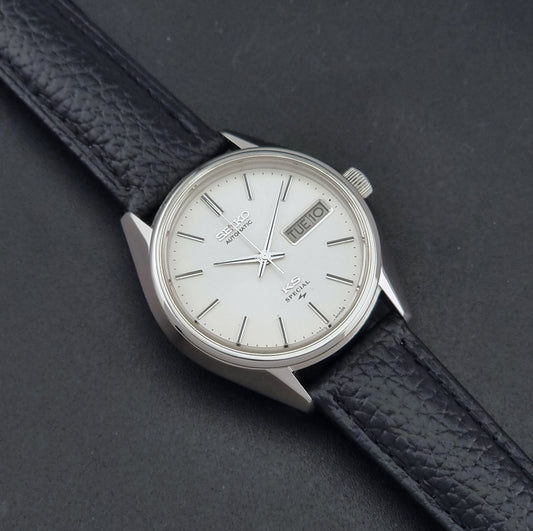 Vintage King Seiko Special 5256-8010 Hi-Beat Automatic 1975, front view of the dial and case, on a leather strap