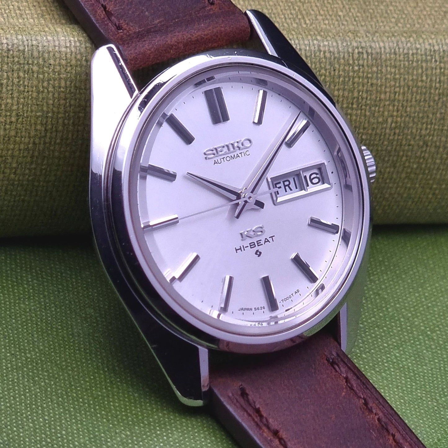 King Seiko watch Hi - Beat 5626 - 7000 Vintage 1970 - Past2PresentWatches - Wristwatch - side view