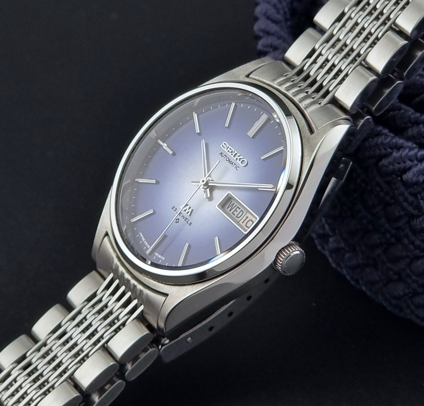 Vintage Seiko watch LordMatic 5606-8051 Blue Dial 1975