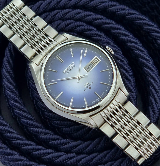 Vintage Seiko watch LordMatic 5606-8051 Blue Dial 1975