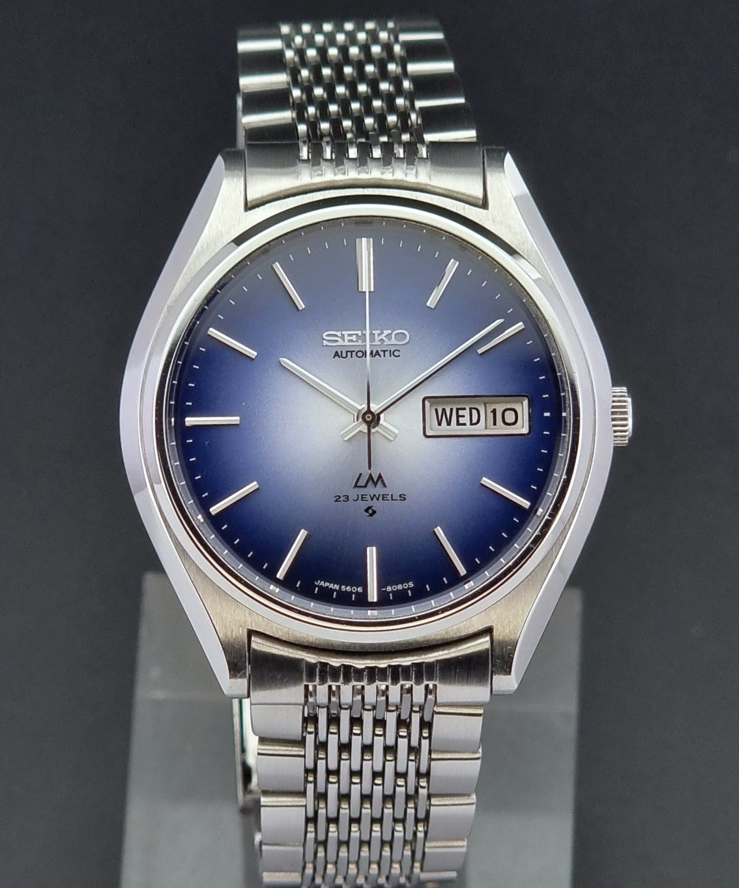 Vintage Seiko watch LordMatic 5606-8051 Blue Dial 1975