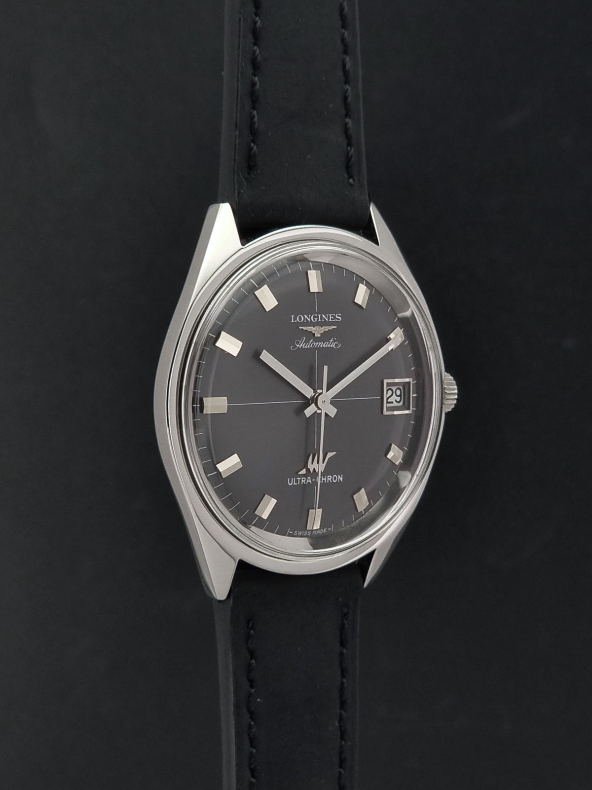 Vintage Longines Ultra-Chron 8301 crosshair automatic watch from 1974, opposite side profile