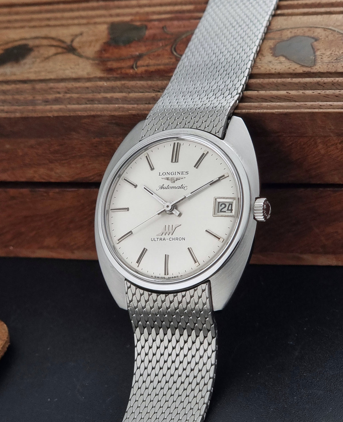 Vintage Longines Ultra-Chron 8317-6 high-beat automatic watch from 1971, crown-side detail